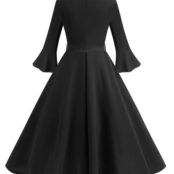 Sophisticated Black Long Sleeve Dress - Picture 1 of 3